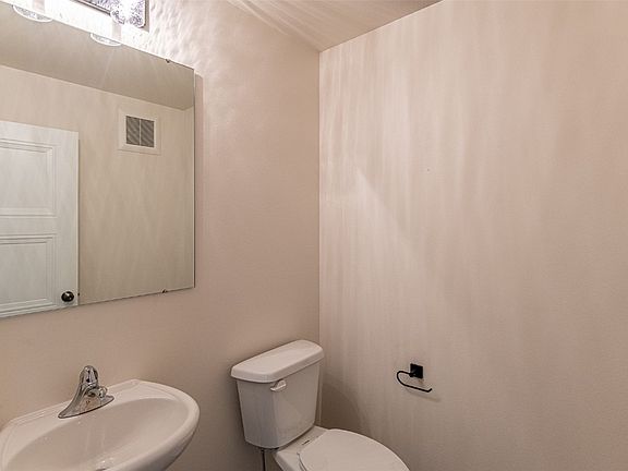 4th image of 1669 Aspen Ct
