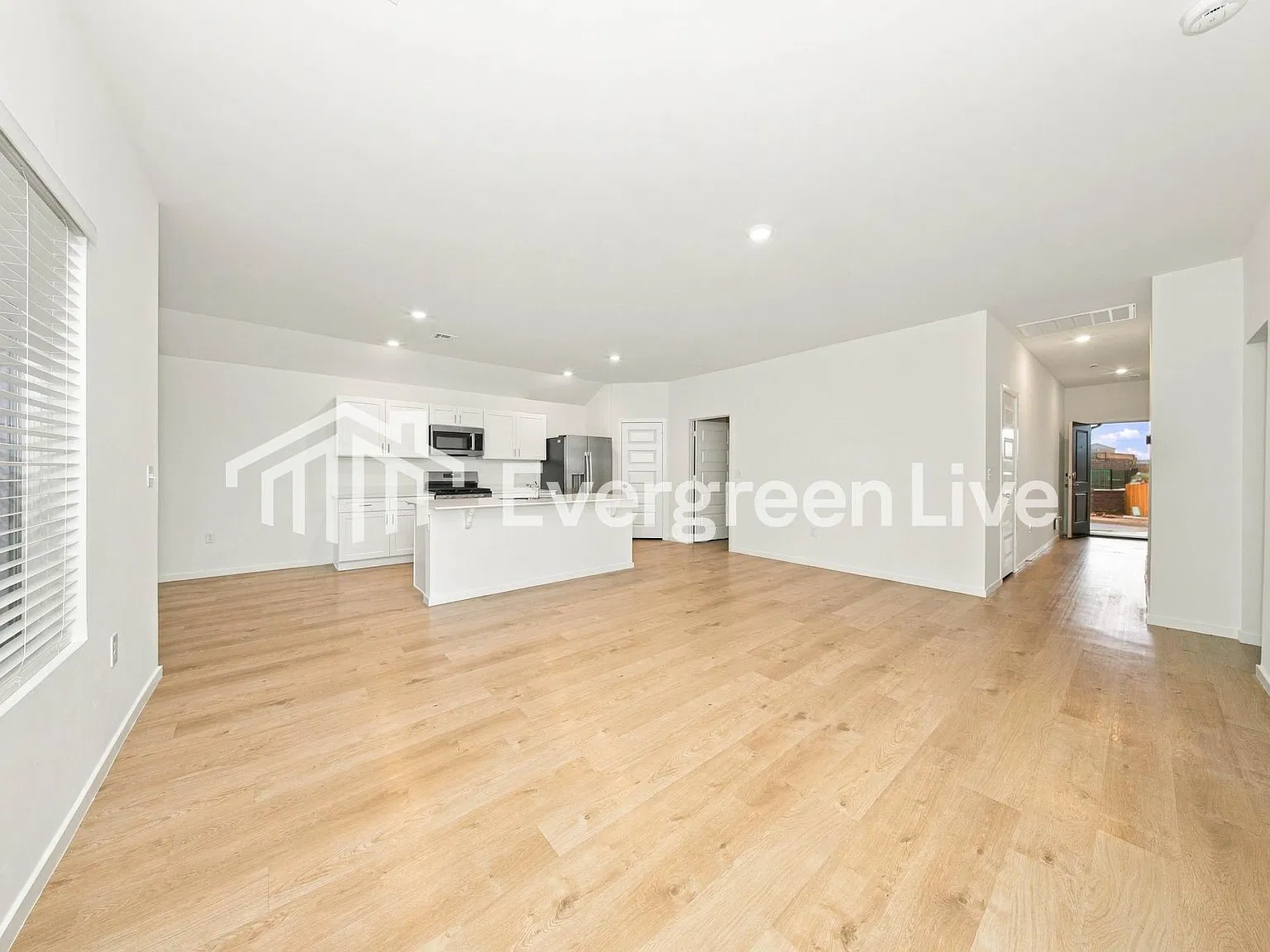 4 bed, 2.0 bath, 1613 sqft, $1,655 — Photo 4