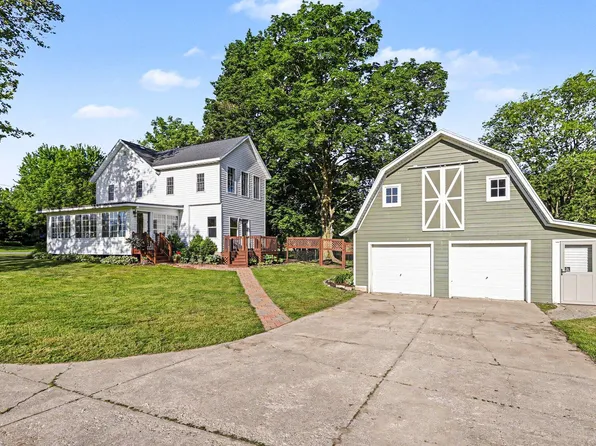 2175 E Hinchman Rd, Berrien Springs, MI 49103