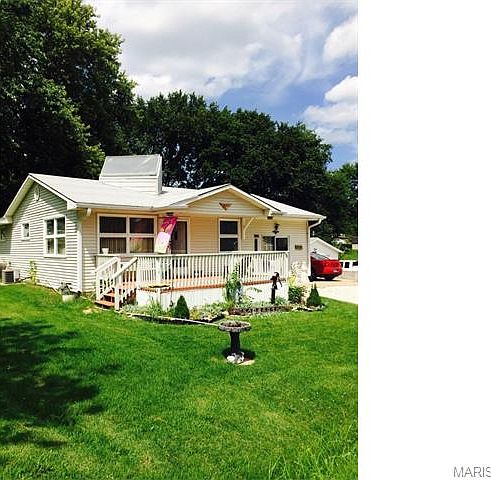 1st image of 325 Campbell Ct