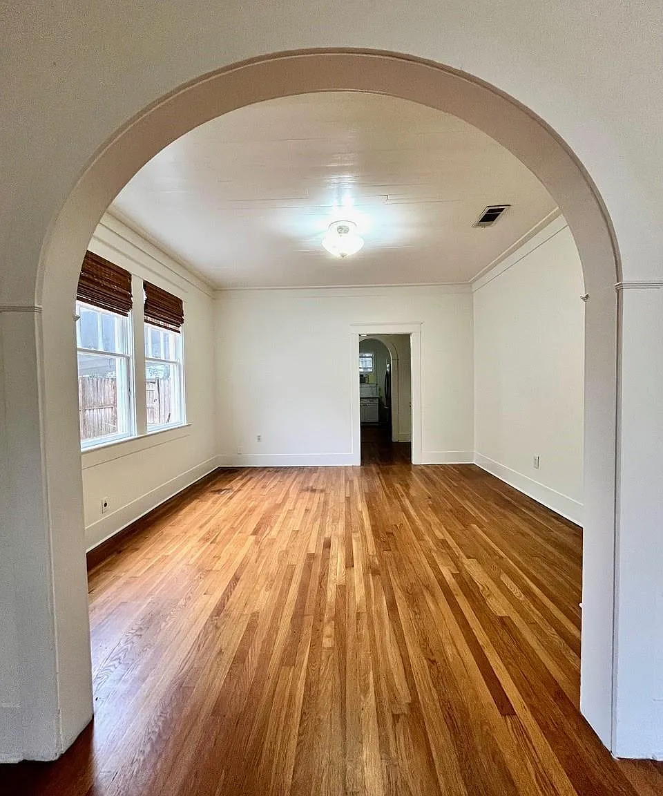 3 bed, 1750 sqft, $2,500 — Photo 2