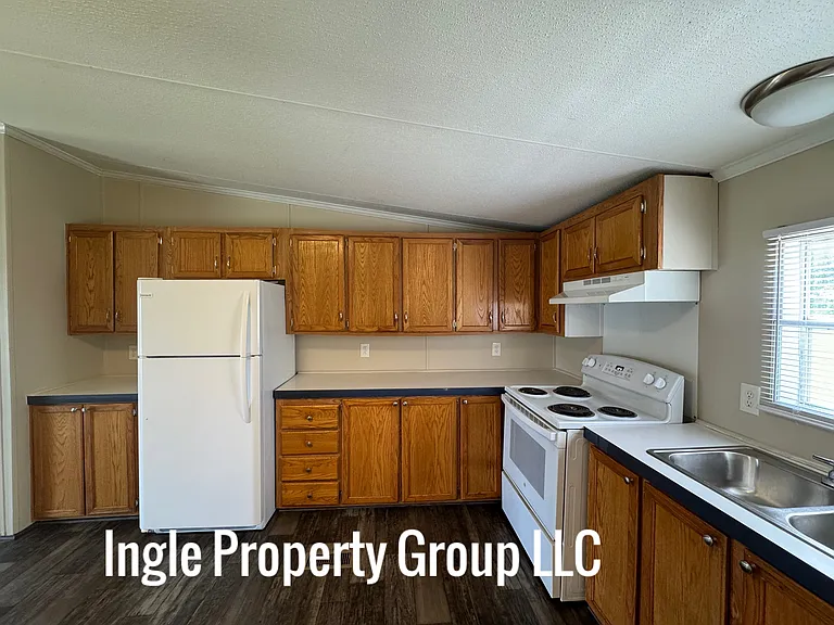220 Sandy Rd — Photo 7