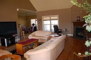5th image of 138 Valley Vista Dr