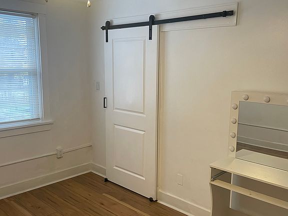 4th image of 1020 North Ave