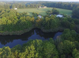 8649 Sparrow Ln, Iuka, IL 62849