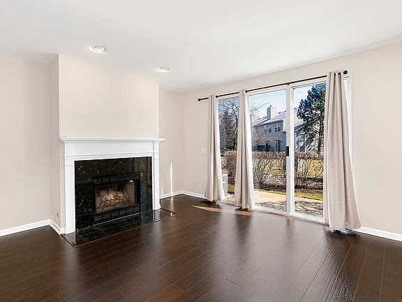 3rd image of 327 Hunterdon Ct #2A