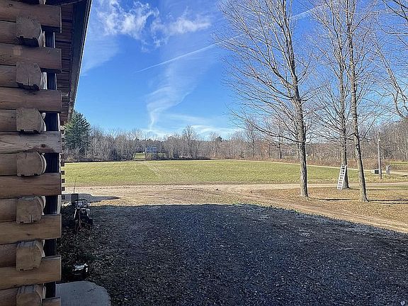 3rd image of 562 Oneil Rd