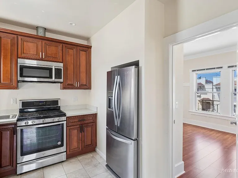 5657 California St #3 — Photo 2