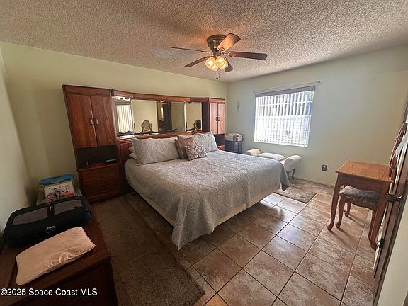 3rd image of 1223 Glenham Dr NE