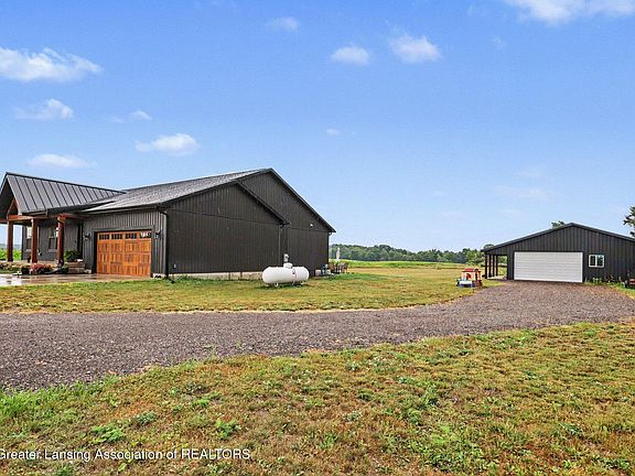4th image of 10933 S Wacousta Rd