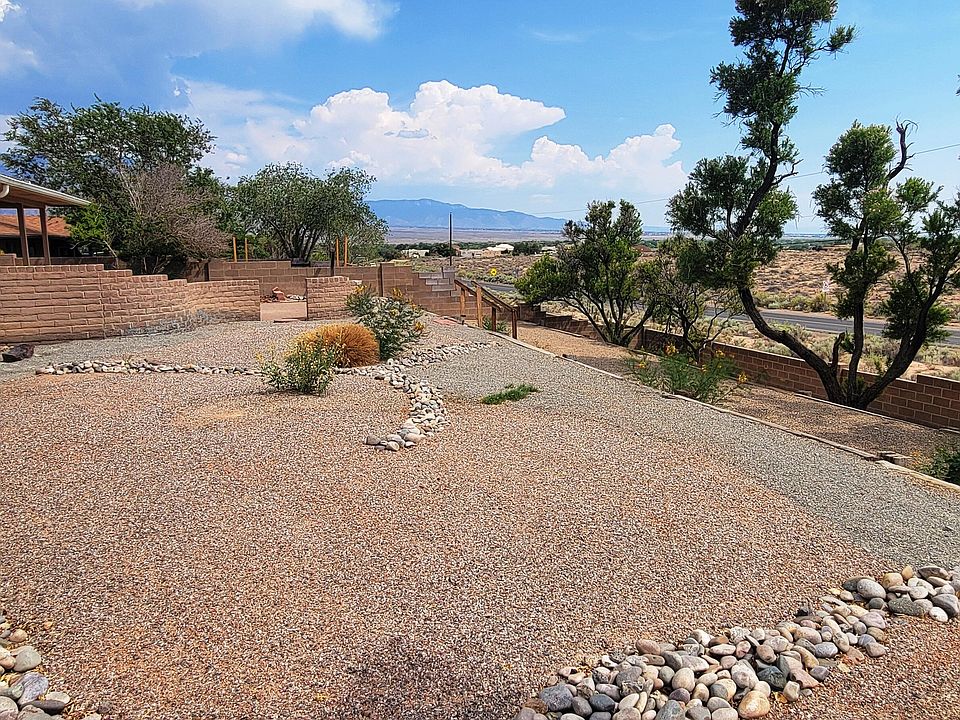 2nd image of 6058 Cottontail Rd NE