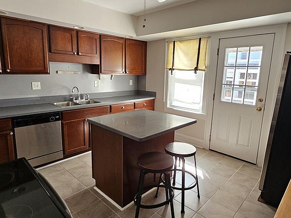 4th image of 16109 Clifton Blvd #16109