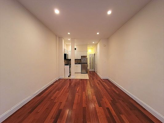 2nd image of 506 E 88th St #2V