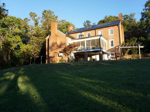 6135 Merriman Rd #A, Roanoke, VA 24018