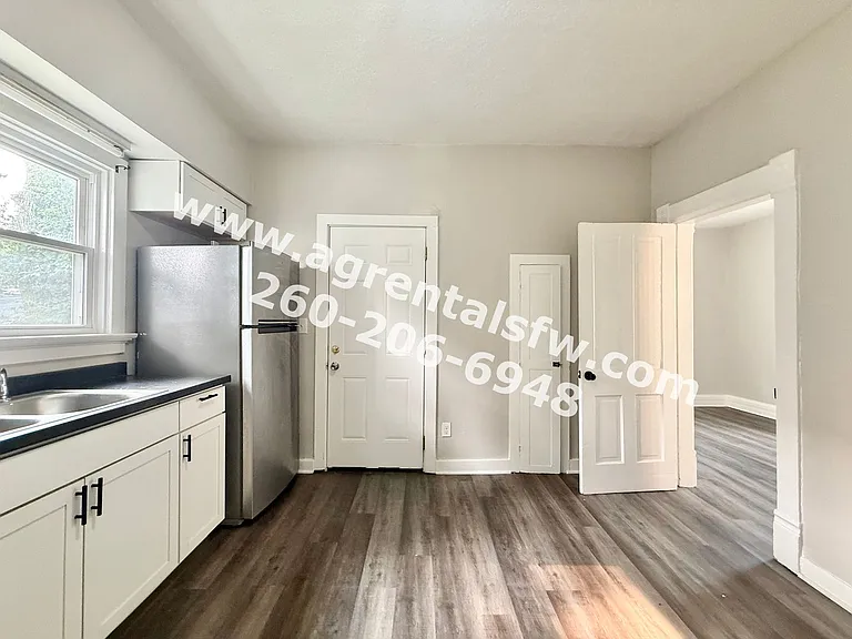 915 Lincoln Ave — Photo 14