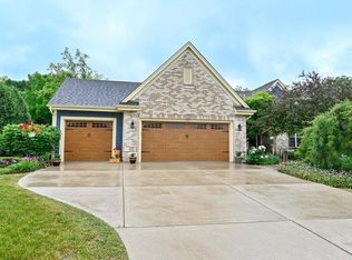 1609 Auburn Ct, Waukesha, WI