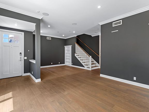 4th image of 1510 S Carmelina Ave
