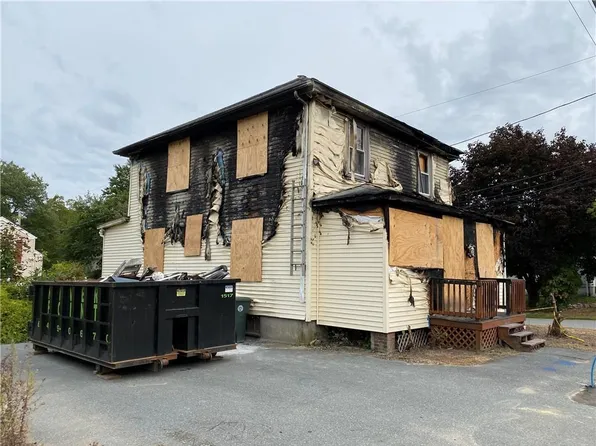 71 Read Ave, Coventry, RI 02816