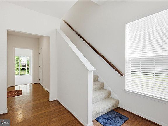 4th image of 23192 Mountain Laurel Ln