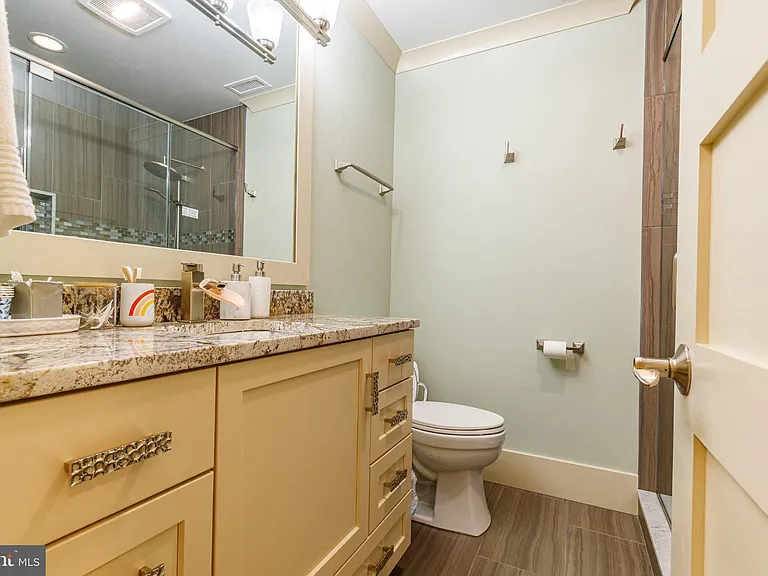 1135 Romsey Dr — Photo 28