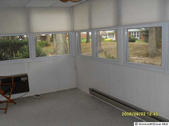 5th image of 183 Sterling Court #B