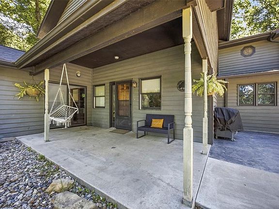 5th image of 11948 Wooded Way Ln