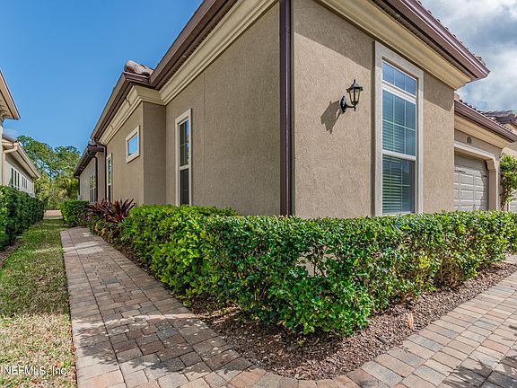 3rd image of 3069 Lucena Ln