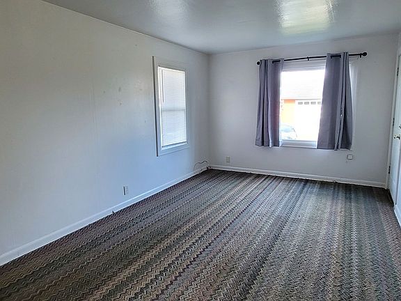 4th image of 217 Fillmore St #B