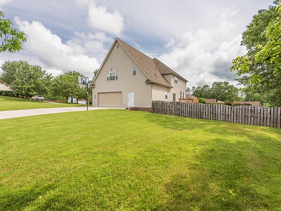 2nd image of 4160 Foothills Dr