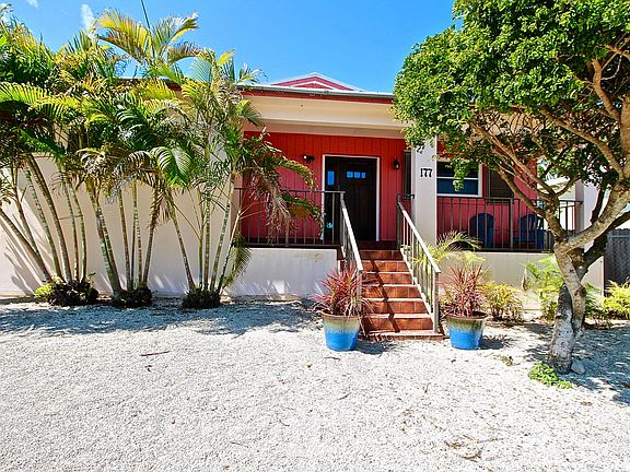 2nd image of 177 N Coconut Palm Blvd
