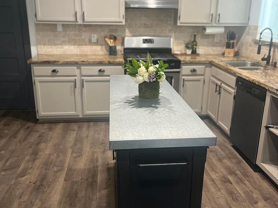 2nd image of 1140 Jan Ave