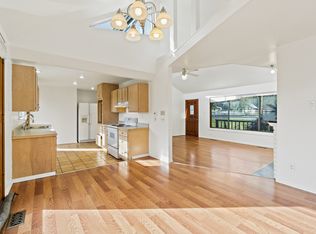 10012 136th Ave NE, Kirkland, WA 98033