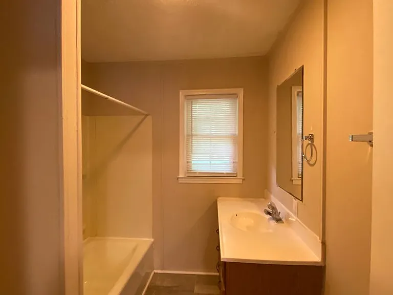 106 Cantrell Dr — Photo 17