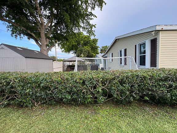 3rd image of 1196 SW 112th Way