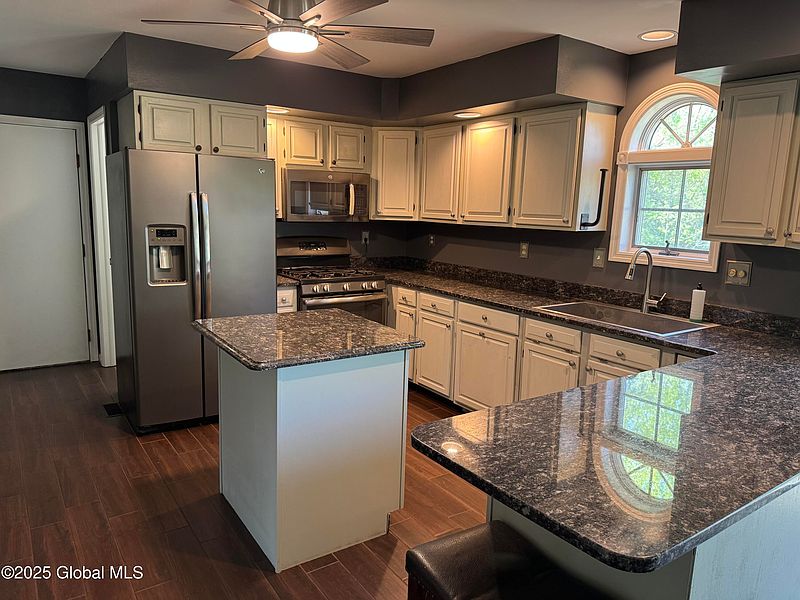 3rd image of 212 Sanford Street