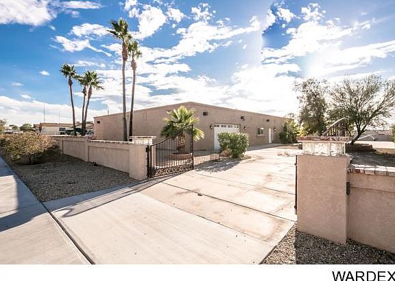 2nd image of 505 Acoma Blvd N