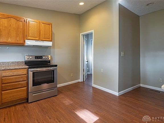 5th image of 423 Hulbert St #421