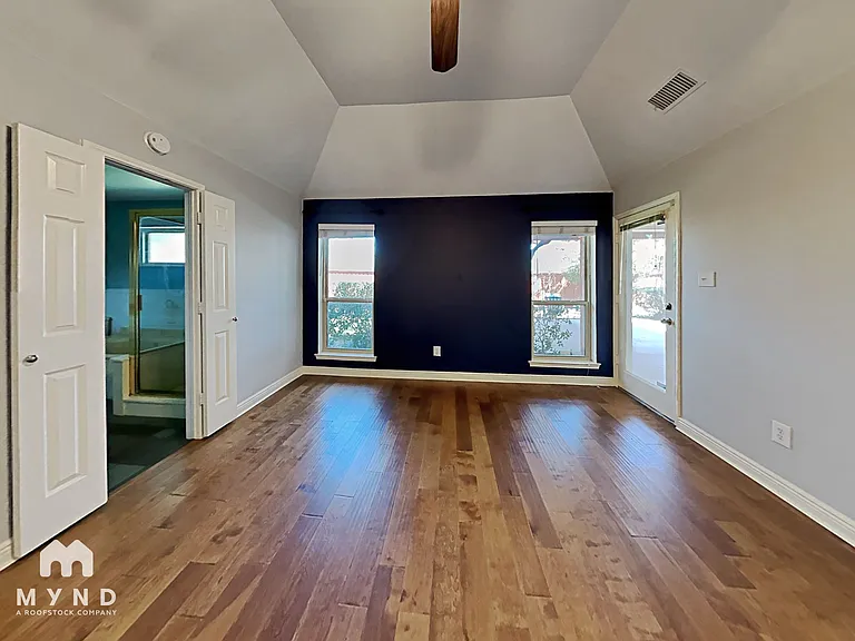 1607 Boardwalk Ct — Photo 7