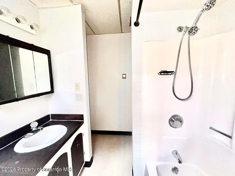 835 Maple St #B — Photo 2