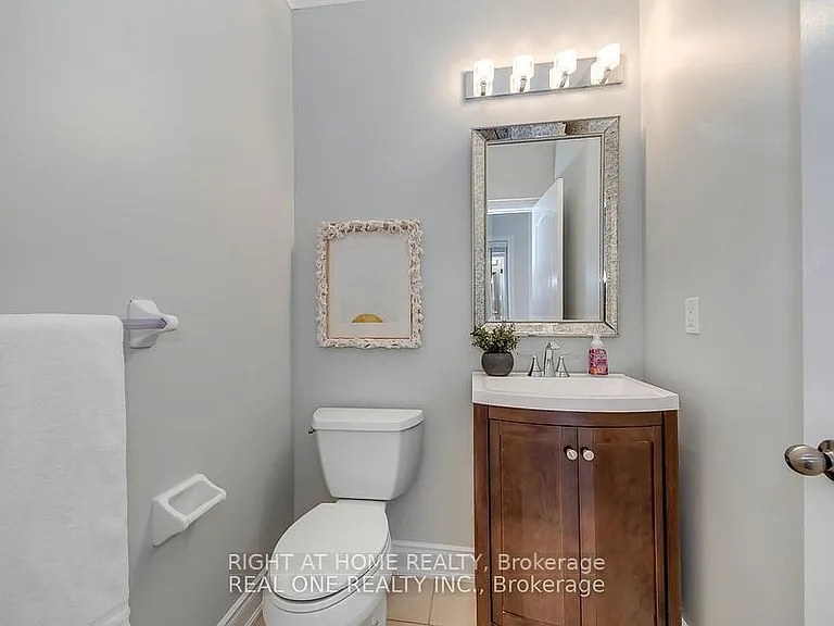 96 Spring Azure Cres — Photo 22