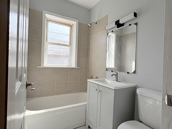 4th image of 6226 S Western Ave #306