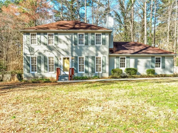 220 Mimosa Dr, Fayetteville, GA 30214