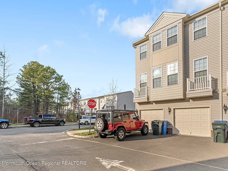 1 Kyle Dr — Photo 23