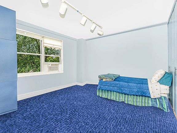 4th image of 3935 Blackstone Ave APT 1G