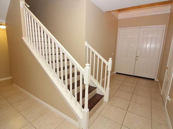 3rd image of 450 Carey Way