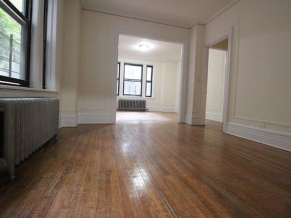 5th image of 124 W 72nd St #2
