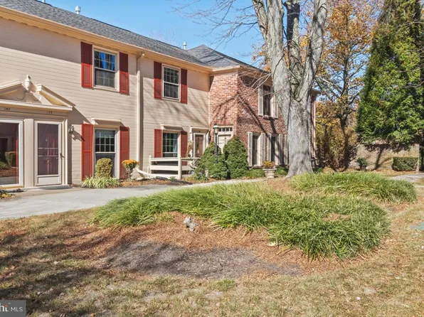 138 Cheshire Dr, Blue Bell, PA 19422