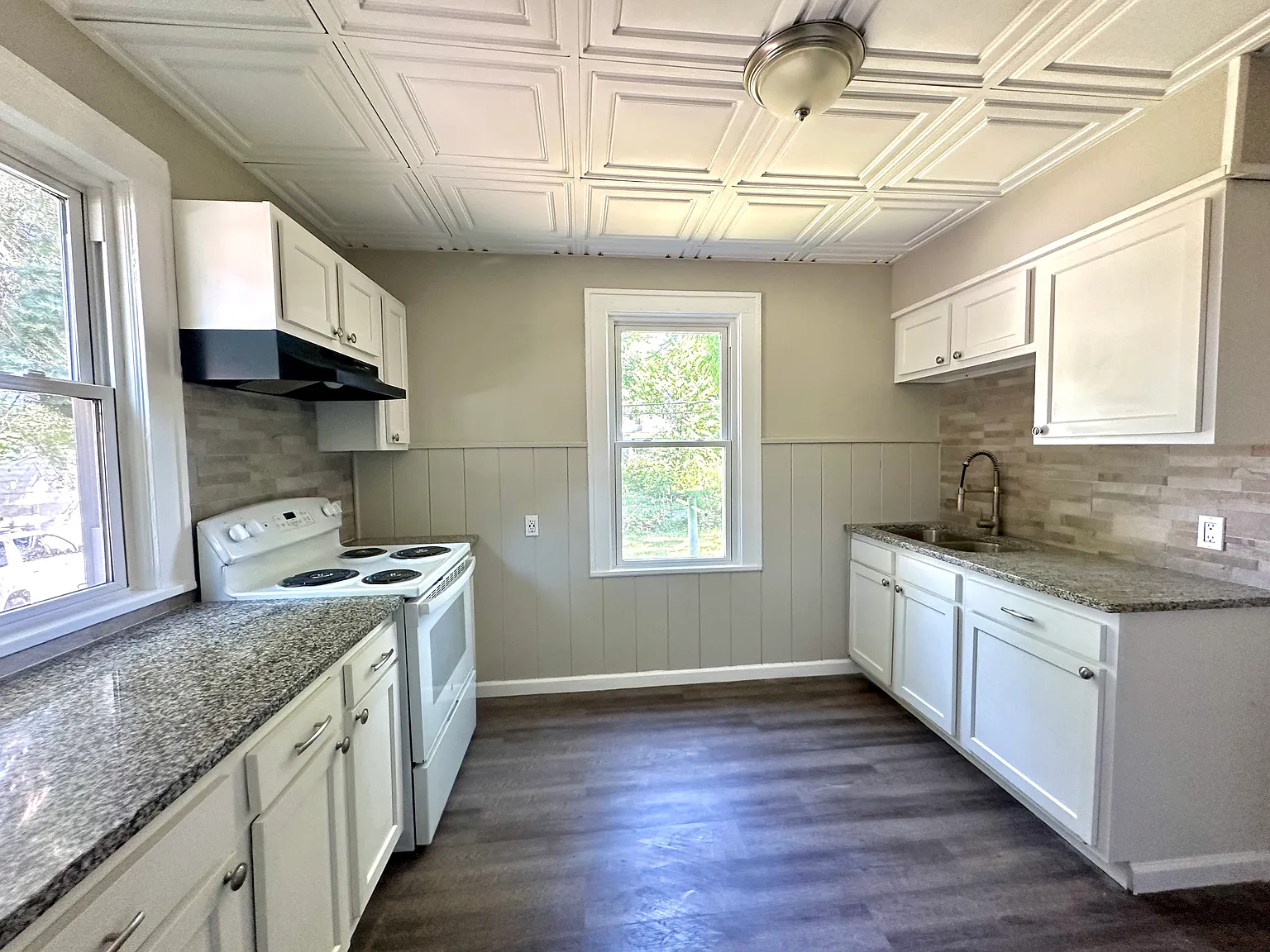 156 Hillendale St — Photo 4
