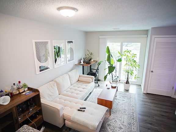2nd image of 450 Somerset Ave APT 501