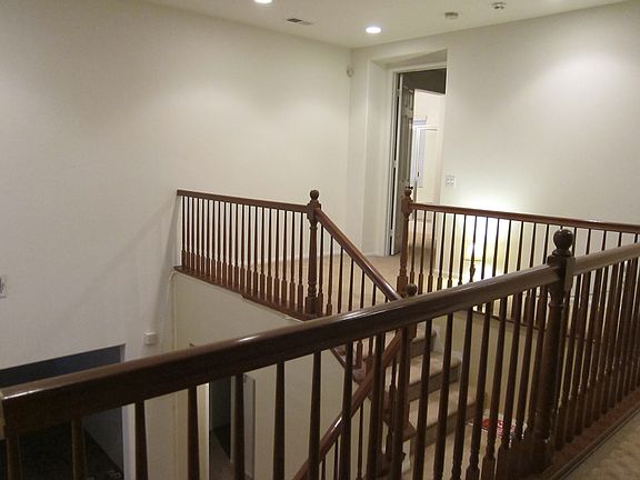 5th image of 28460 Keaton Dr
